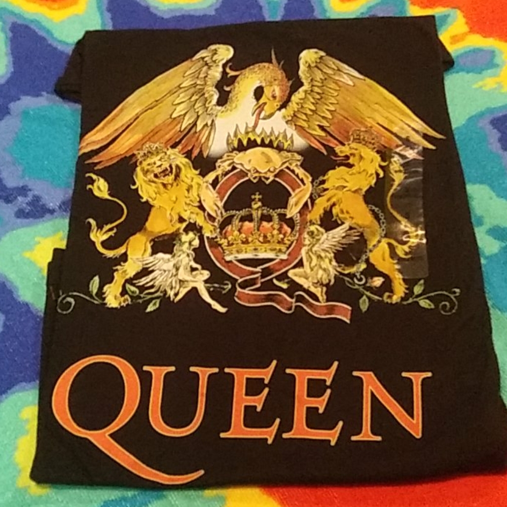 Queen officially license tee
